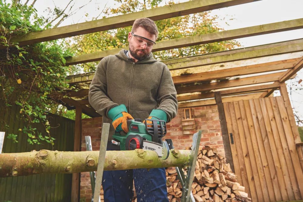 Bosch 06008B8070 18V 1 X 2.5Ah Li-Ion Power For All Cordless 20cm Chainsaw 8 Bosch 06008B8070 18V 1 X 2.5Ah Li-Ion Power For All Cordless 20cm Chainsaw - Image 6