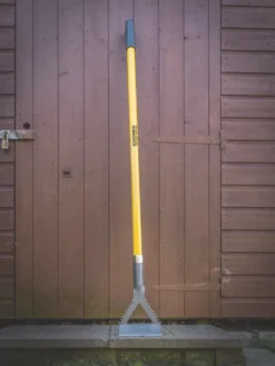 Roughneck Dutch Sharp-Edge Hoe -Outdoor Garden Shop 214KG A3