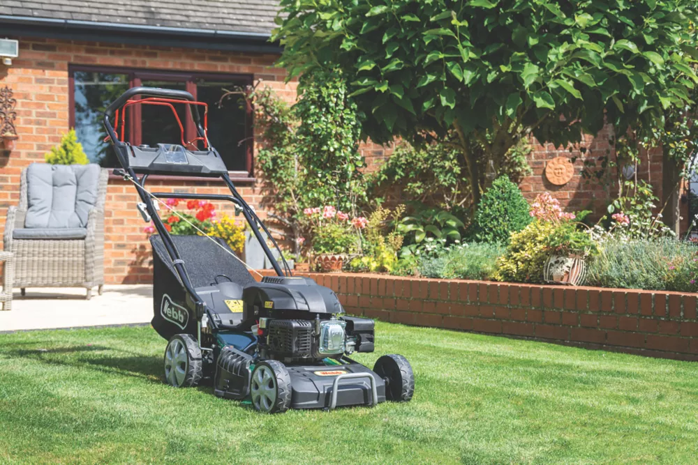 Webb WER460ES 46cm 173cc Self-Propelled Rotary Lawn Mower 10 Webb WER460ES 46cm 173cc Self-Propelled Rotary Lawn Mower - Image 8