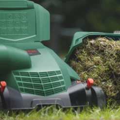 Bosch UniversalRake 900 32cm 900W Lawnraker 240V -Outdoor Garden Shop 311PP A2