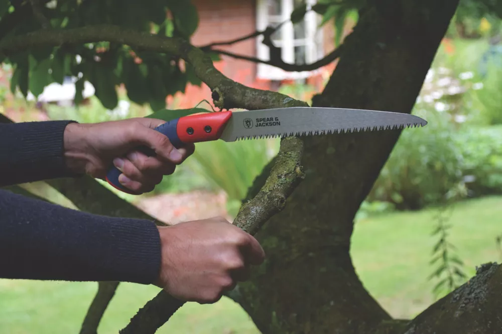 Spear & Jackson Razorsharp 7tpi Fixed Blade Pruning Saw 8 3/4" (225mm) 4 Spear & Jackson Razorsharp 7tpi Fixed Blade Pruning Saw 8 3/4" (225mm) - Image 2