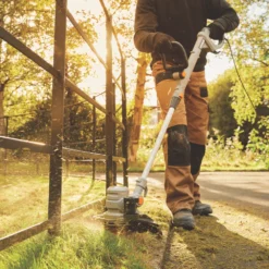 Titan TTB820GGT 600W 230V Grass Trimmer -Outdoor Garden Shop 629PT A2