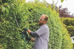 Bosch AdvancedHedgeCut 65 65cm 500W 240V Corded Brushless Hedge Trimmer -Outdoor Garden Shop 688KV A5