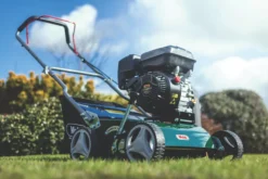 Webb WEPS400 212cc 40cm Petrol Lawn Scarifier & Raker -Outdoor Garden Shop 781PR A5