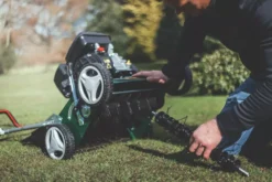 Webb WEPS400 212cc 40cm Petrol Lawn Scarifier & Raker -Outdoor Garden Shop 781PR A7