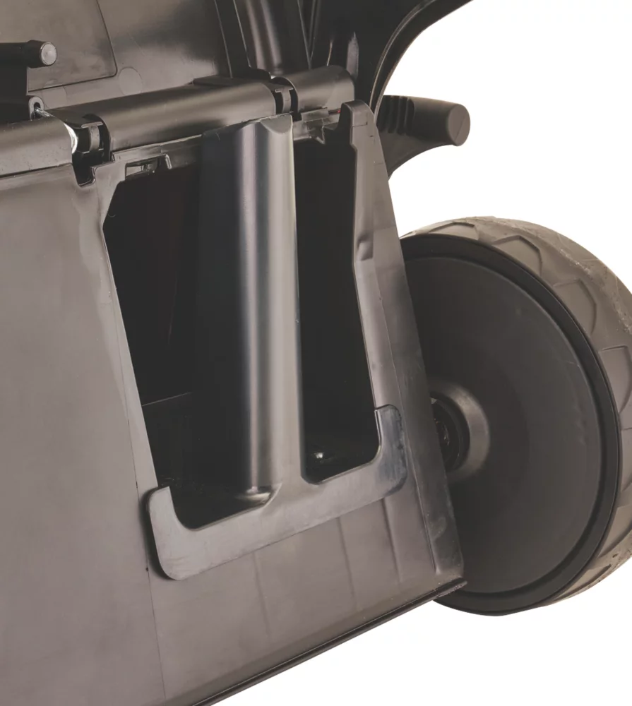 Mountfield SP185 46cm 139cc Self-Propelled Rotary Petrol Lawn Mower 10 Mountfield SP185 46cm 139cc Self-Propelled Rotary Petrol Lawn Mower - Image 8