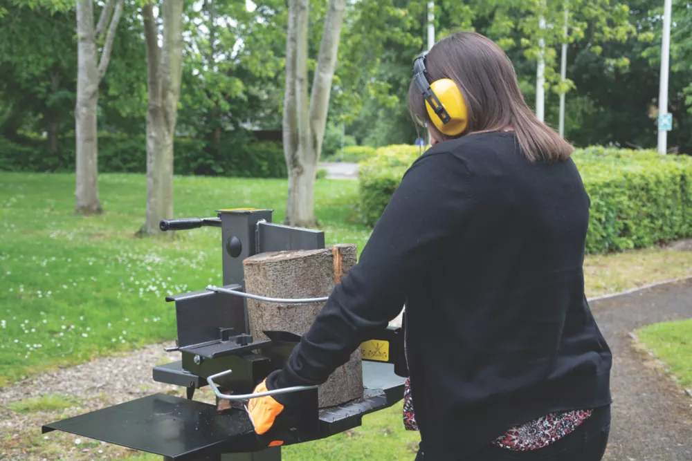 The Handy THLSV7 Corded 55cm Vertical Log Splitter 3kW 10 The Handy THLSV7 Corded 55cm Vertical Log Splitter 3kW - Image 8