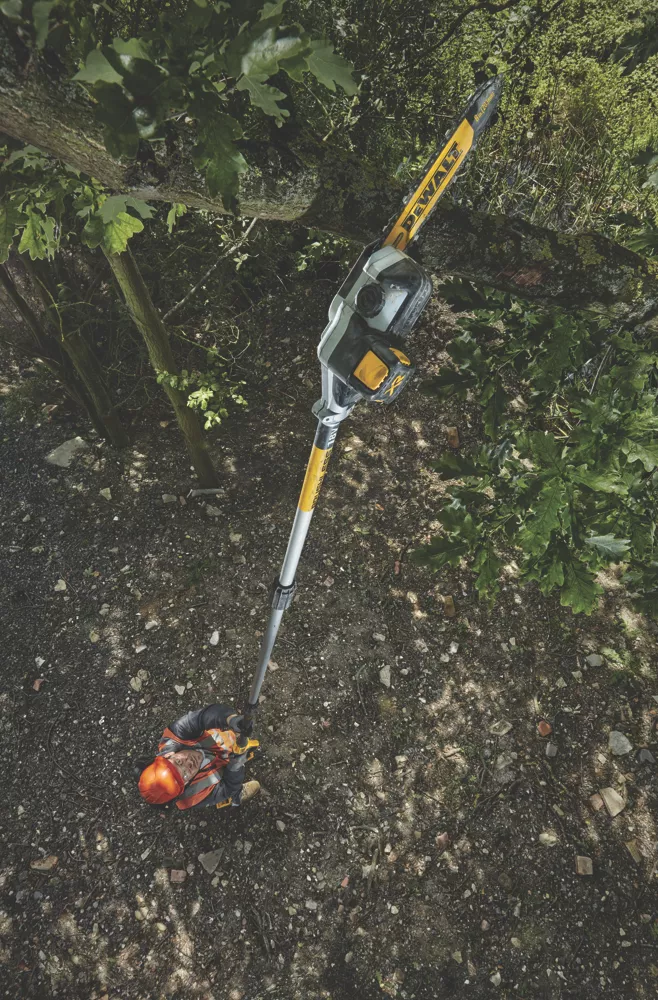 DeWalt DCMPS567N 18V Li-Ion XR Brushless Cordless 20cm Pole Saw - Bare 7 DeWalt DCMPS567N 18V Li-Ion XR Brushless Cordless 20cm Pole Saw - Bare - Image 5