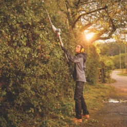 Titan TTB826HDC 50cm 550W 230V Corded Pole Hedge Trimmer -Outdoor Garden Shop 955PT A3